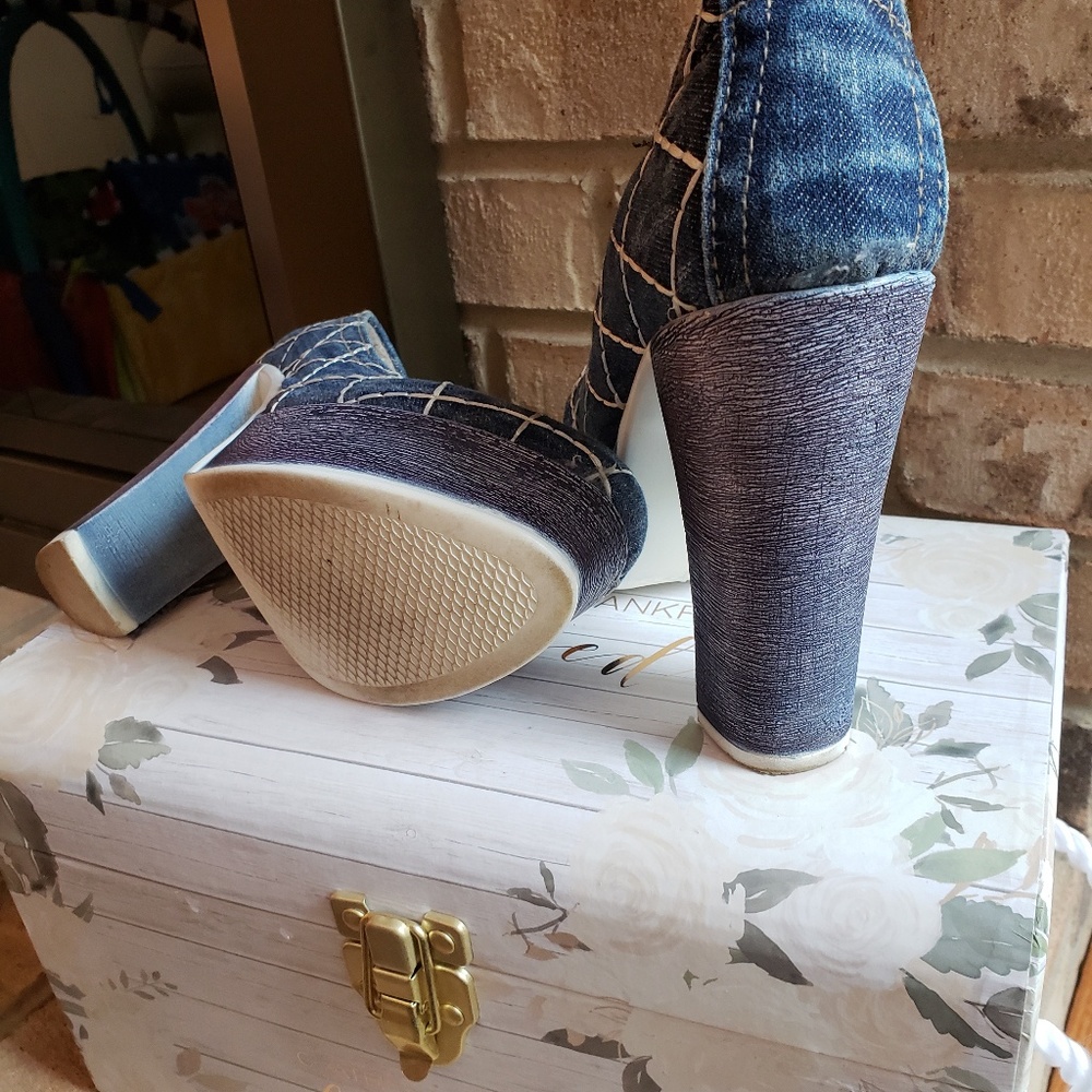 Jean Shoes - Picture 3 of 5